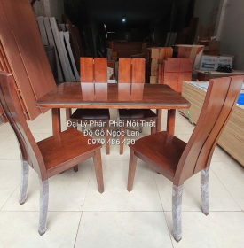 Bàn Ăn Gỗ Sồi Nga Màu Óc Chó Chân Choãi 4 Ghế Hiện Đại