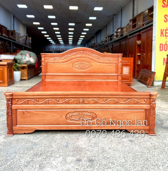 Giường ngủ gỗ xoan đào mẫu nữ hoàng - vạt phản liền 