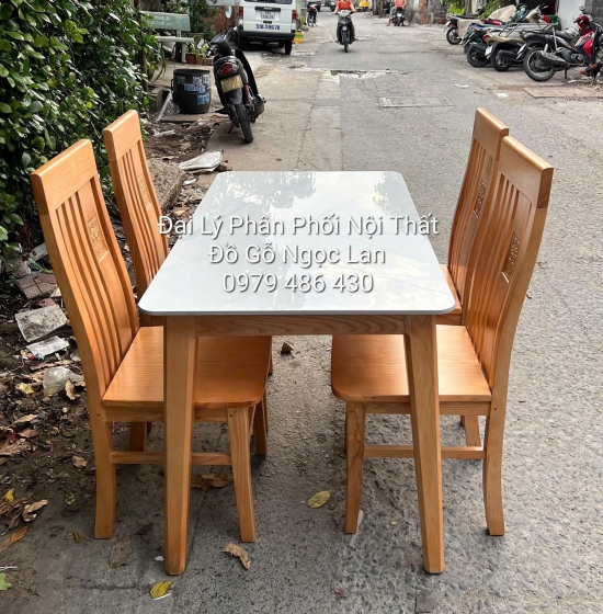 Bộ Bàn Ăn Gỗ Sồi Nga 4 Ghế Mặt Đá Đơn Giản Hiện Đại