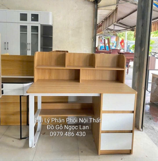 Bàn Học Sinh Gỗ Công Nghiệp Chân Sắt Giá Rẻ Kèm Kệ Sách 