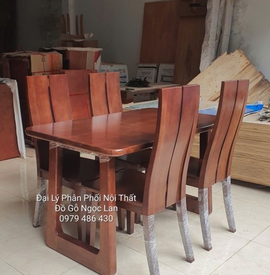 Bàn Ăn Gỗ Sồi Nga Màu Óc Chó Chân Choãi 4 Ghế Hiện Đại